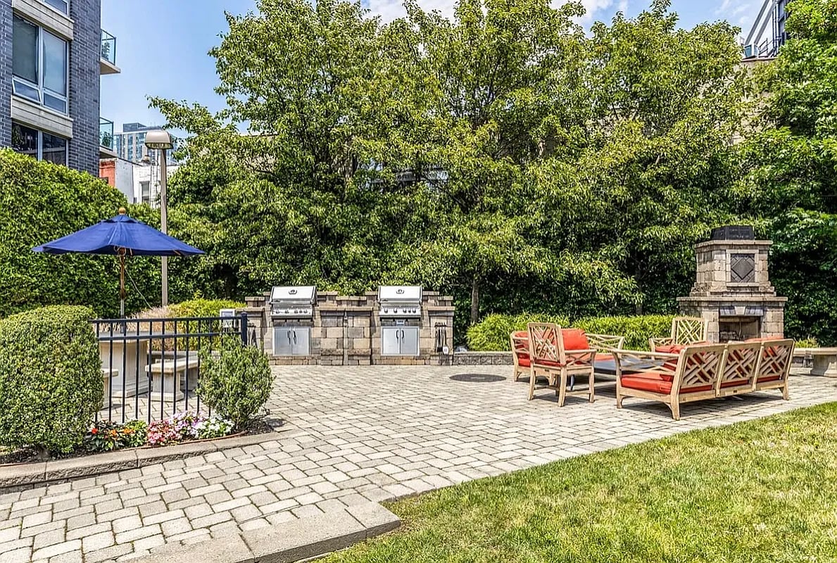 5-49 Borden Ave, #2K