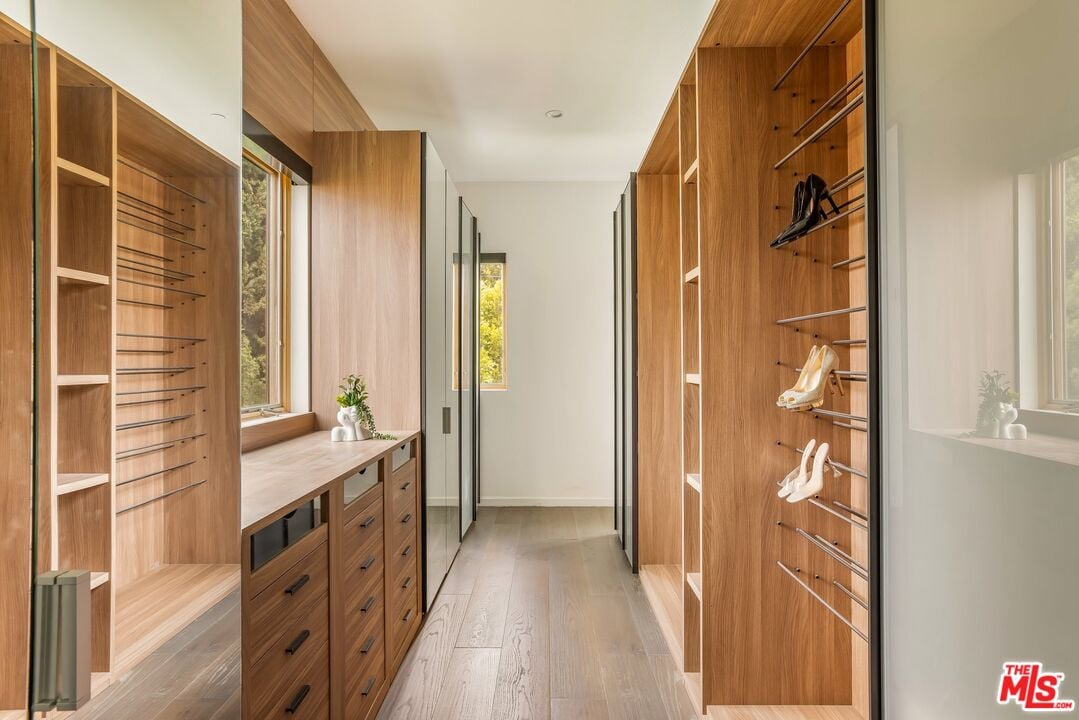 Aurelian Pavilion, W Sunset Blvd, 90049