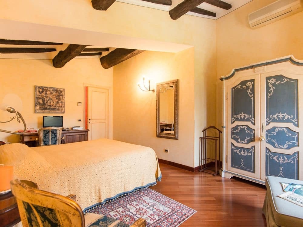 Charming Villa on the Versilian Coast of Tuscany