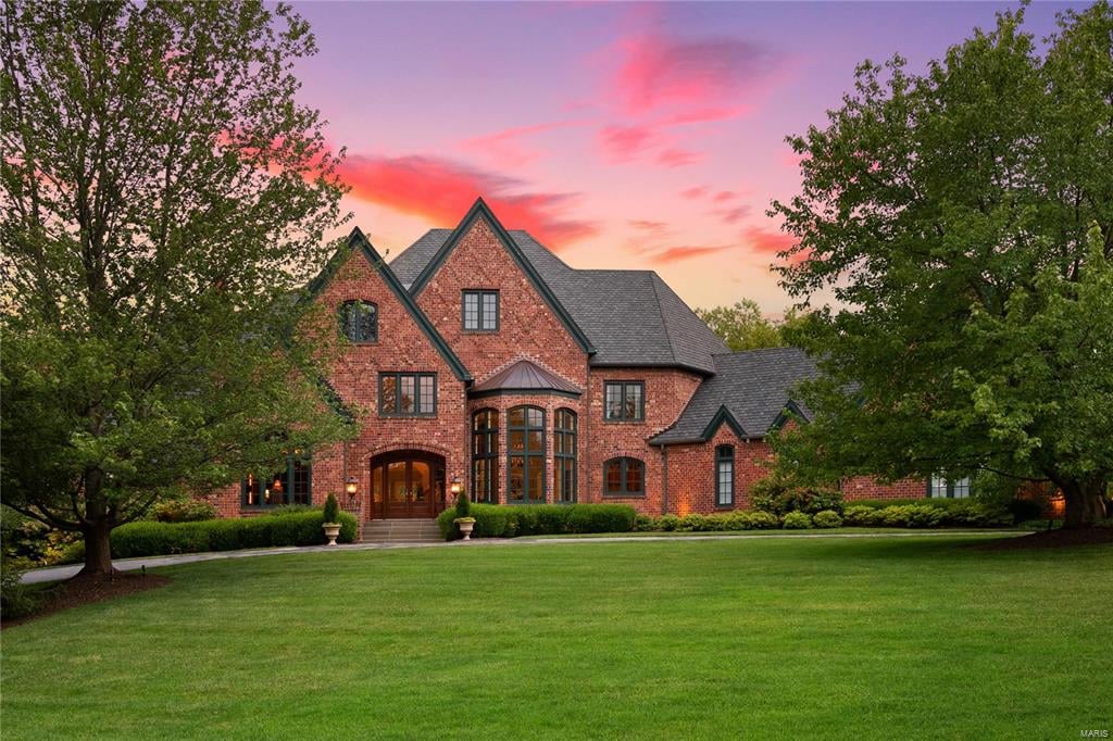 8 Lochinvar Drive