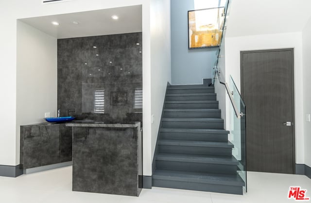 2122 Castle Heights Ave