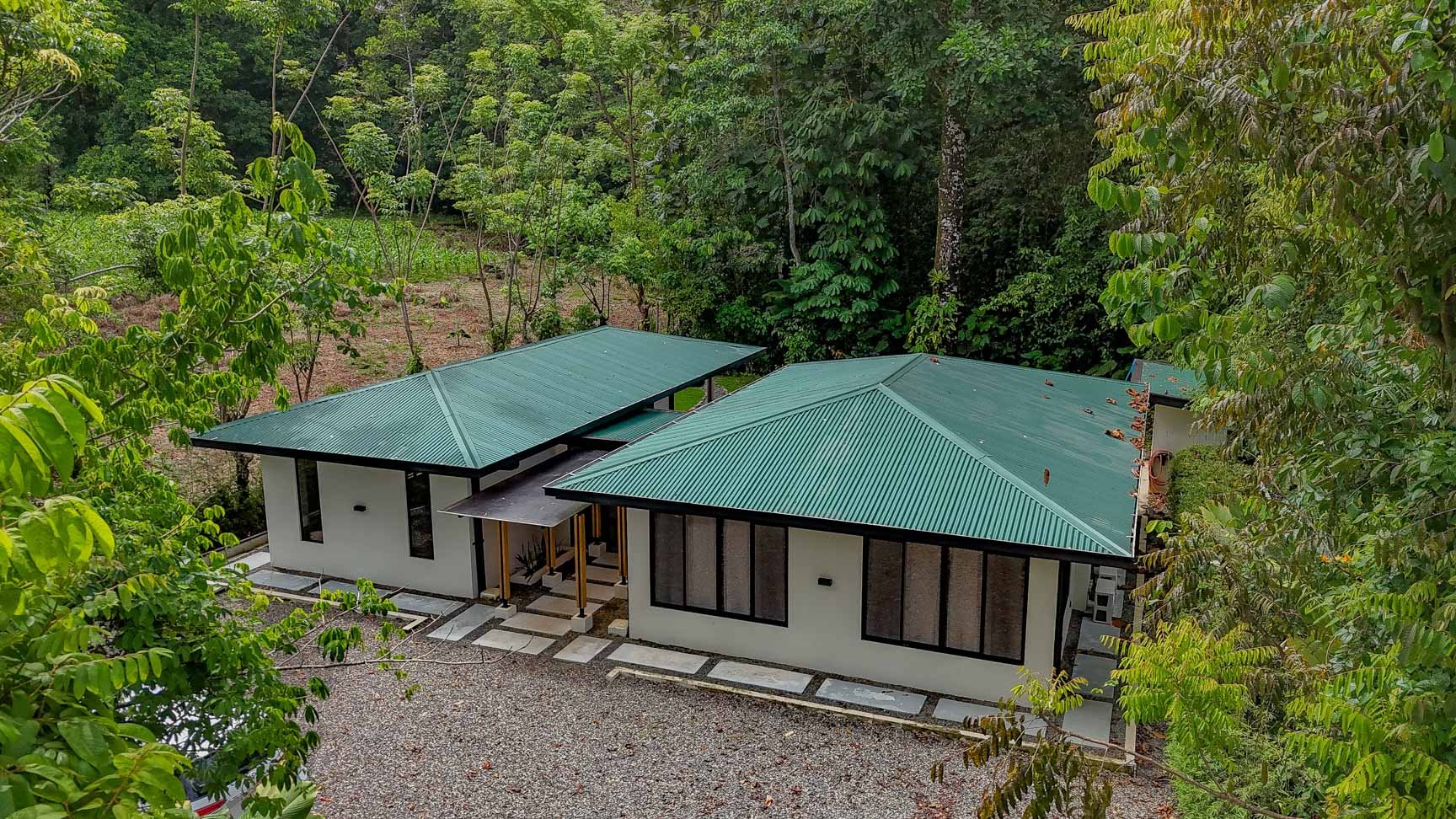 Rainforest Home with River, Jungle Trails & Pool in Ojochal