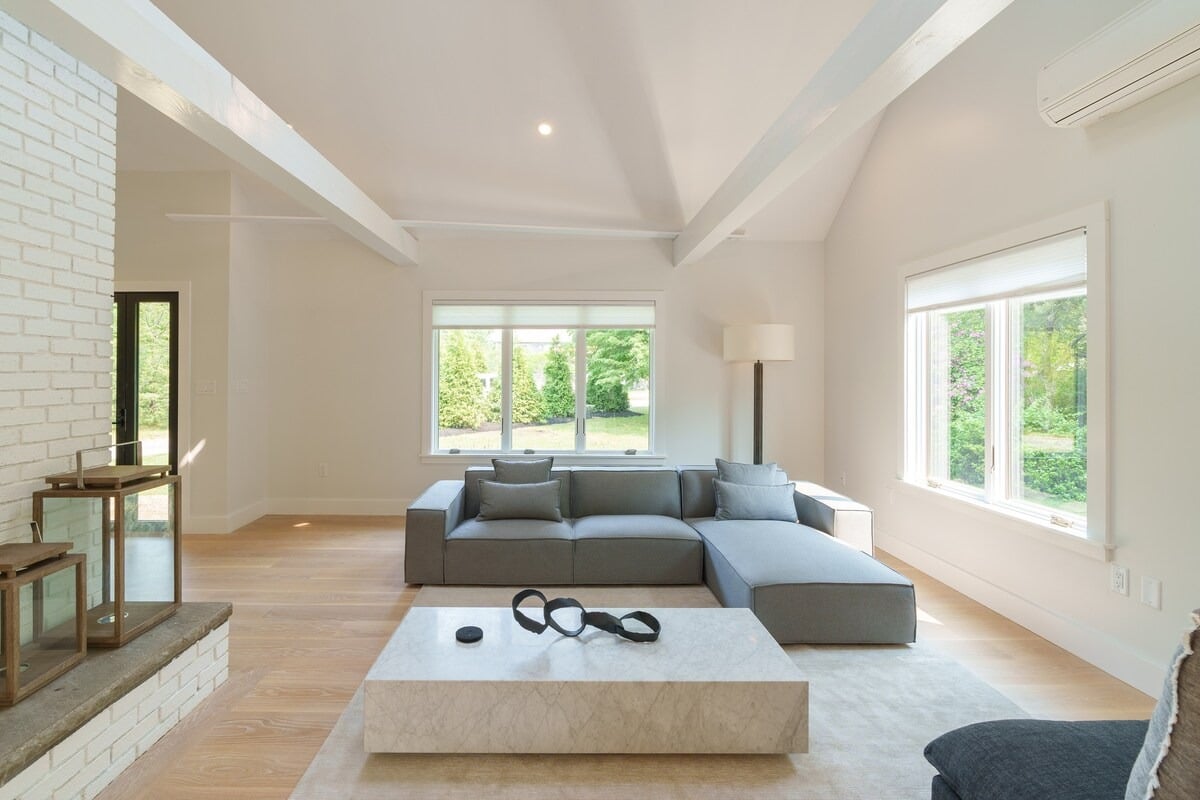 Edgartown Designer Retreat With Pool & Hot Tub