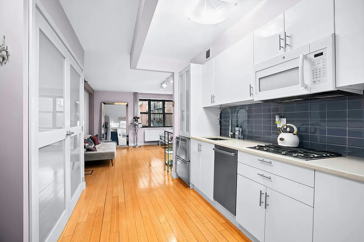 516 West 47th Street #N5J