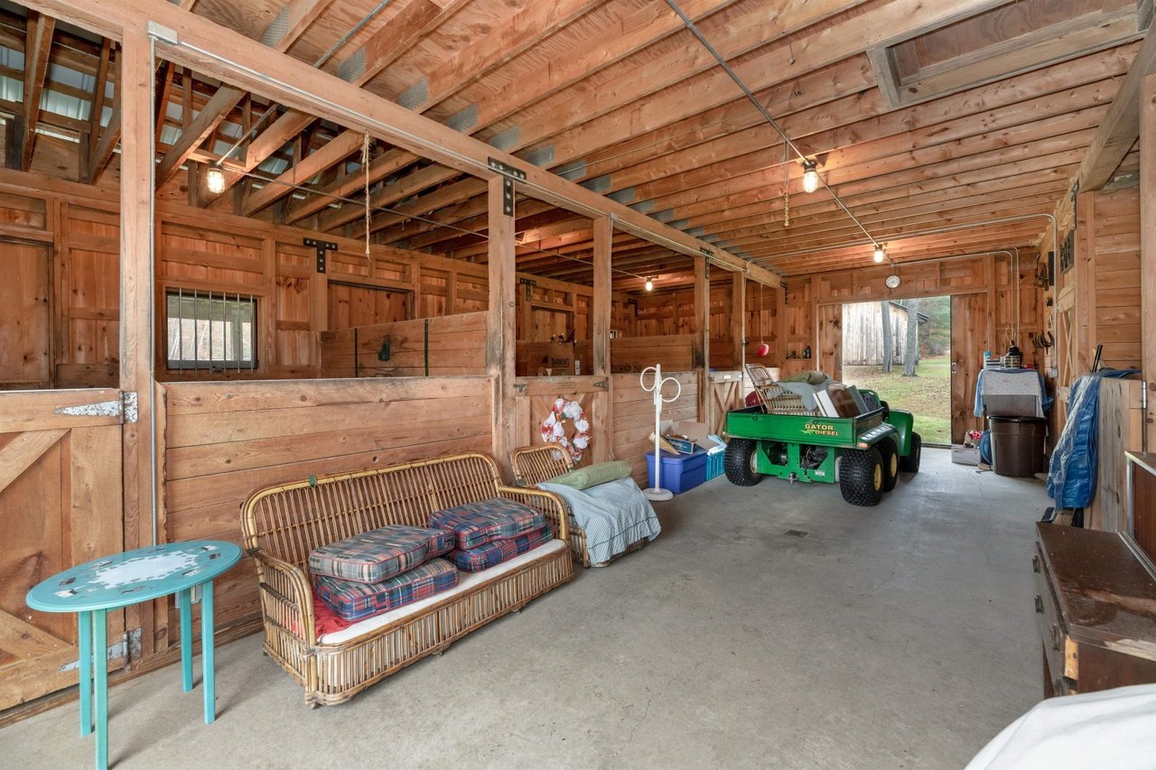1035 Straits Rd