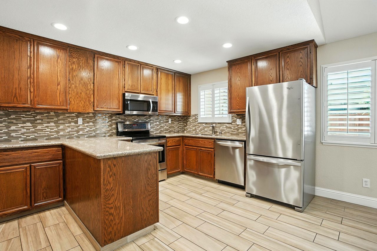 Great Custom Home in Galt! 