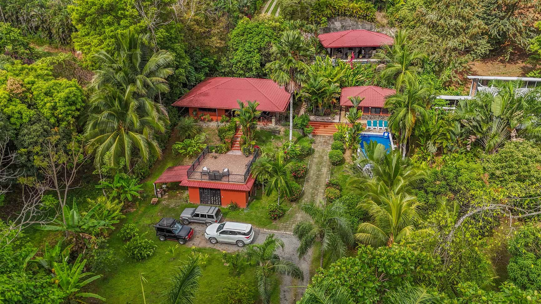 Ojochal Mountain View Home with Pool, Guest House & Gardens