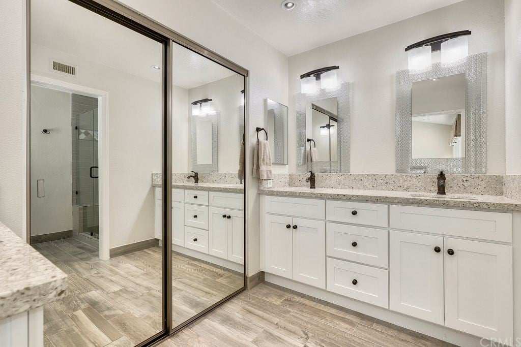 22242 Pewter Ln