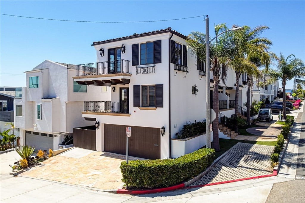 3101 Alma Ave