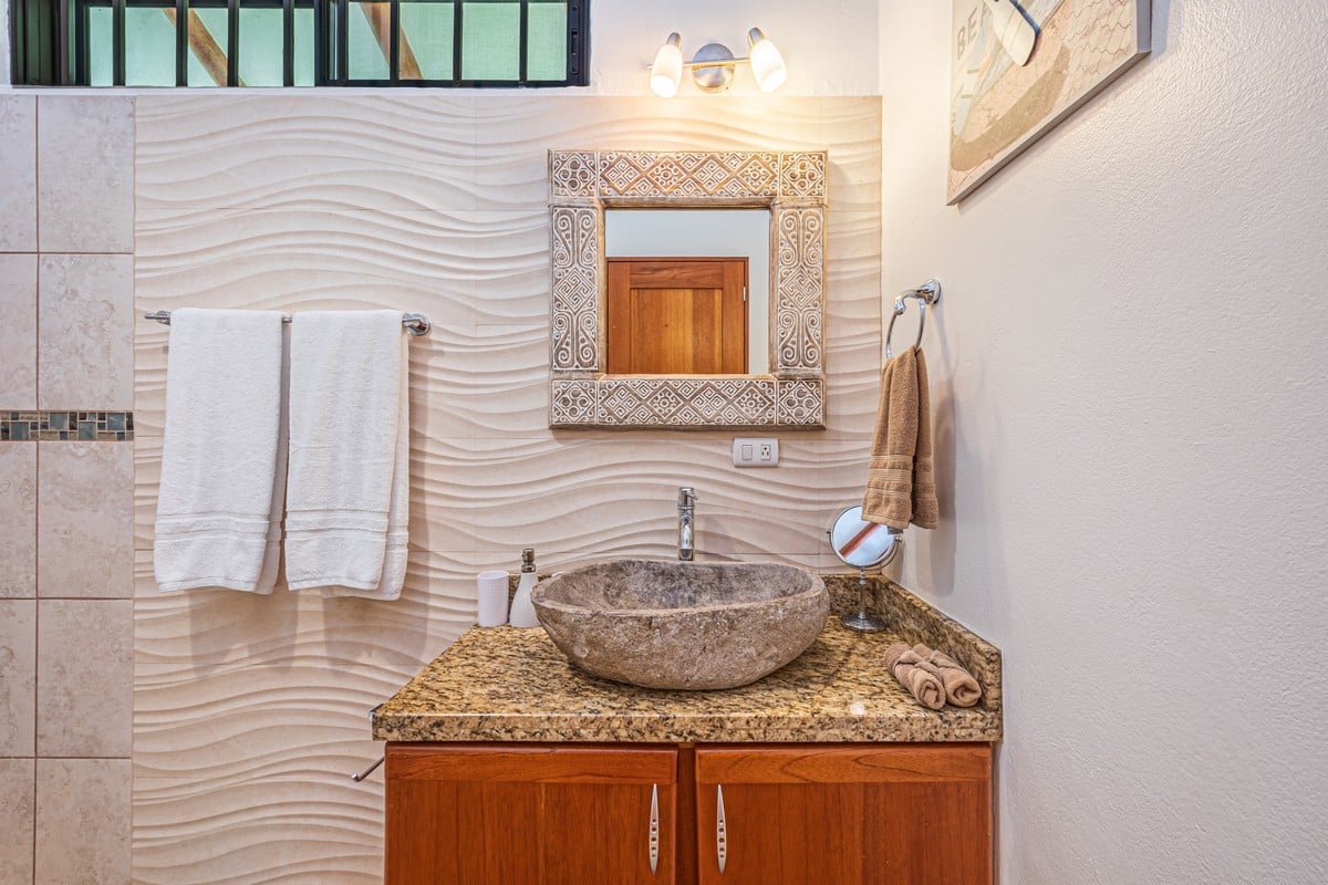 2.07 ACRES – 3 Bedroom Elegant Home With Guest Suite & Sweeping Ocean Views, Secluded & Nestled within Lush Jungle Surroundings!!!