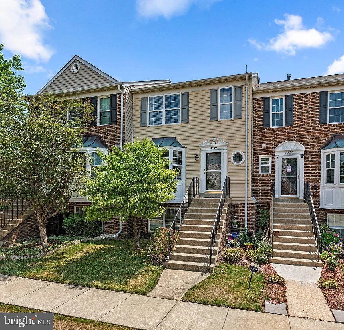 1029 Simsbury Ct