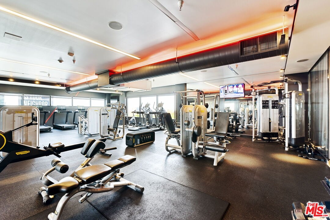6250 Hollywood Blvd, #10J