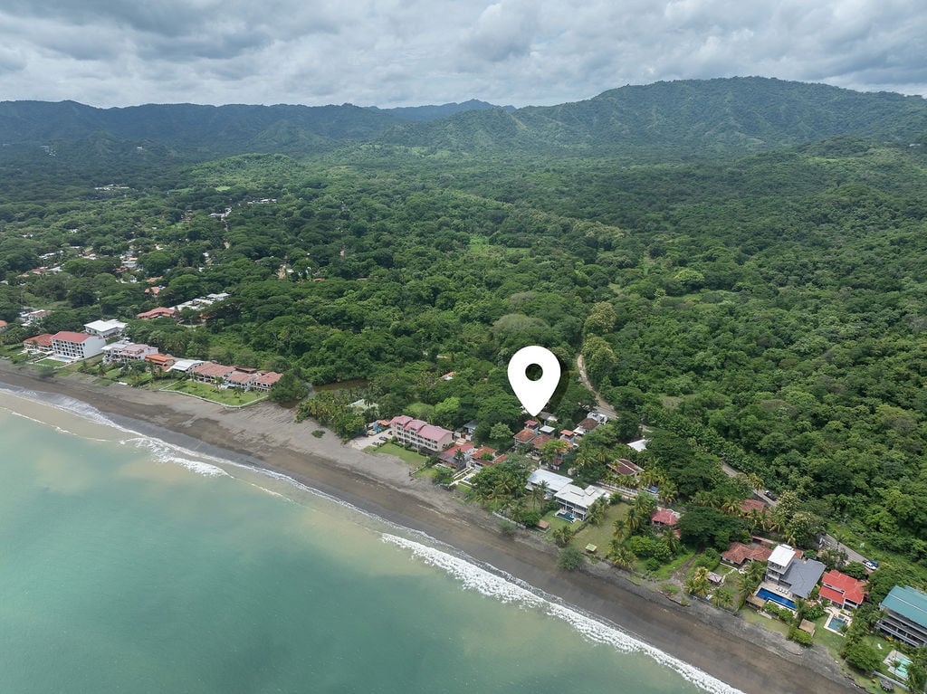 Casa Reye | Stunning 3-Bedroom Beach Home with Rooftop Ocean Views and Private Pool in Surfside, Playa Potrero