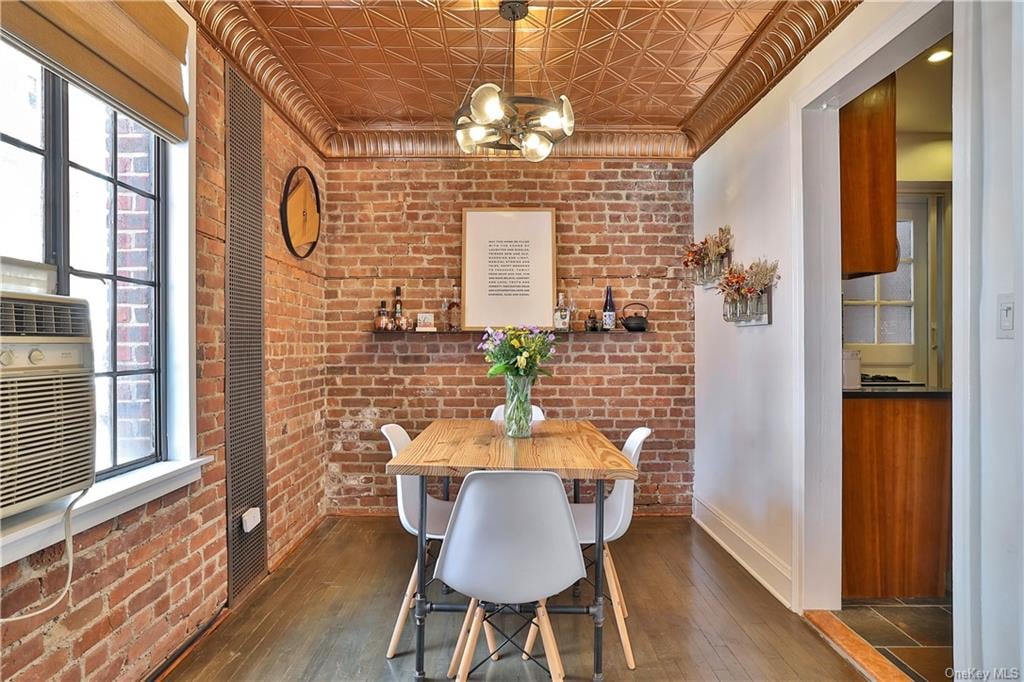 20 N Broadway, #M361