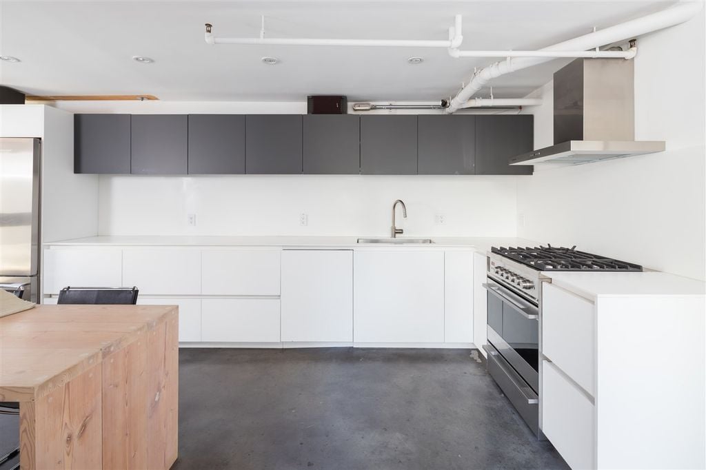 53 E Cordova St