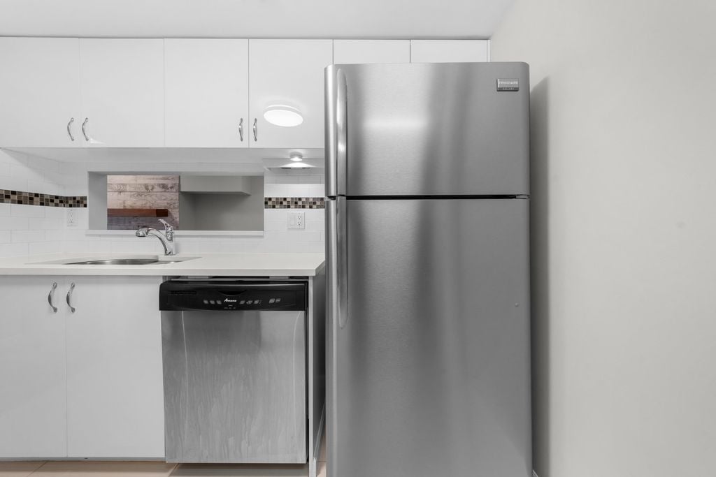 2885 E Kent Ave N, Unit 16