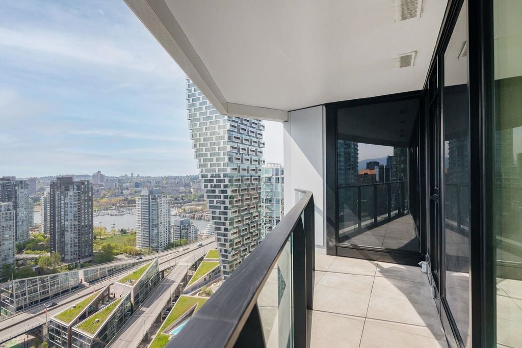 889 Pacific St, #2706