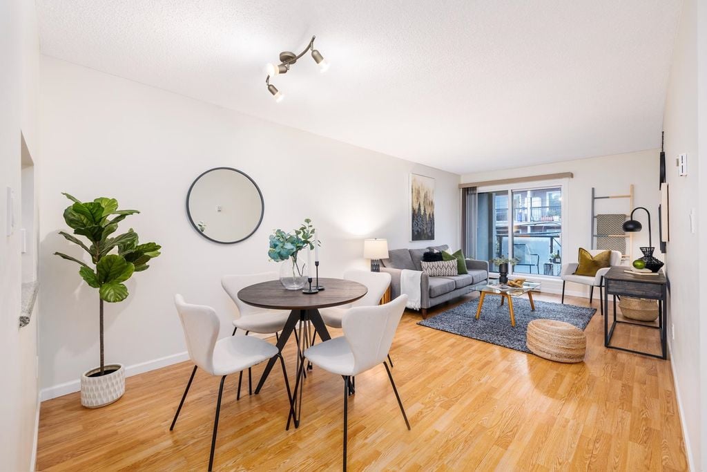 140 E 4th St, #315