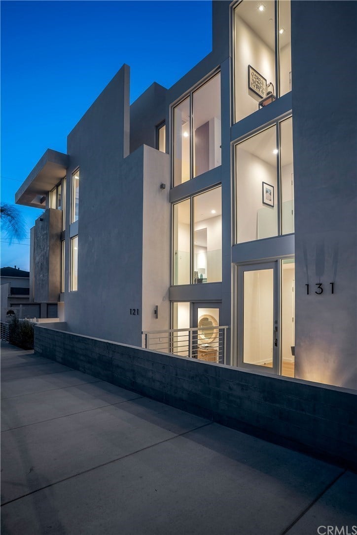 131 2nd St