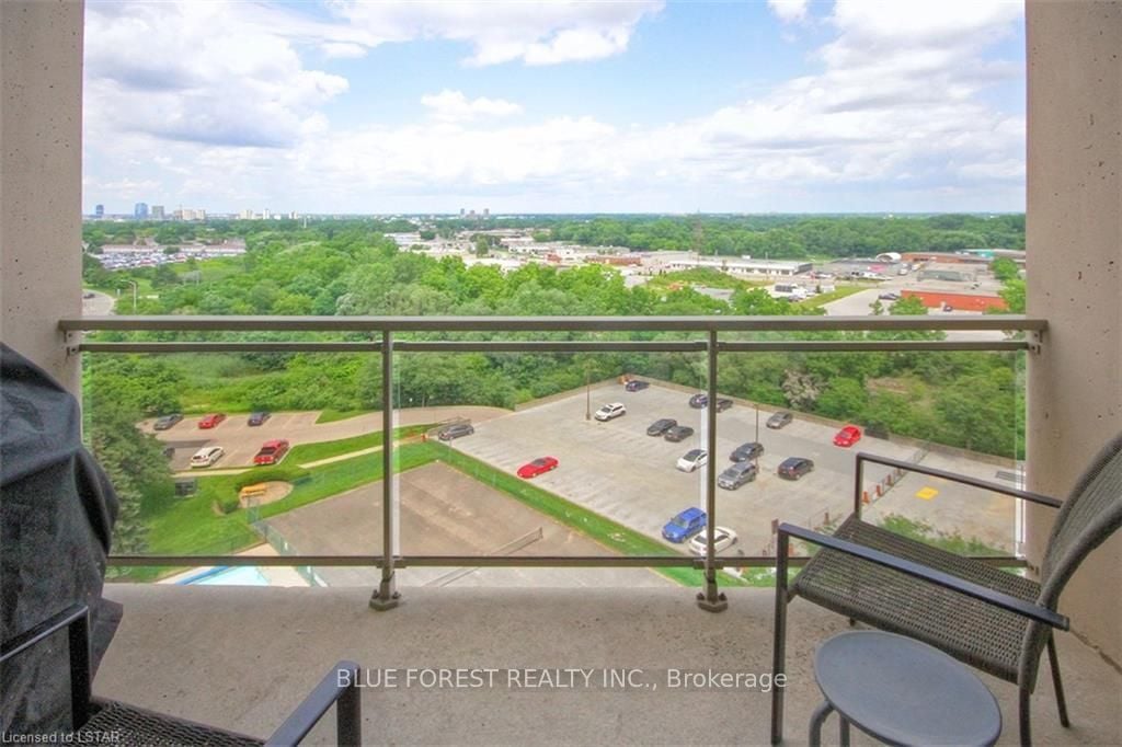 858 Commissioners Rd E 1103