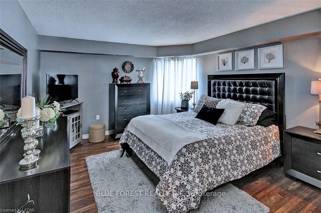 858 Commissioners Rd E 1103