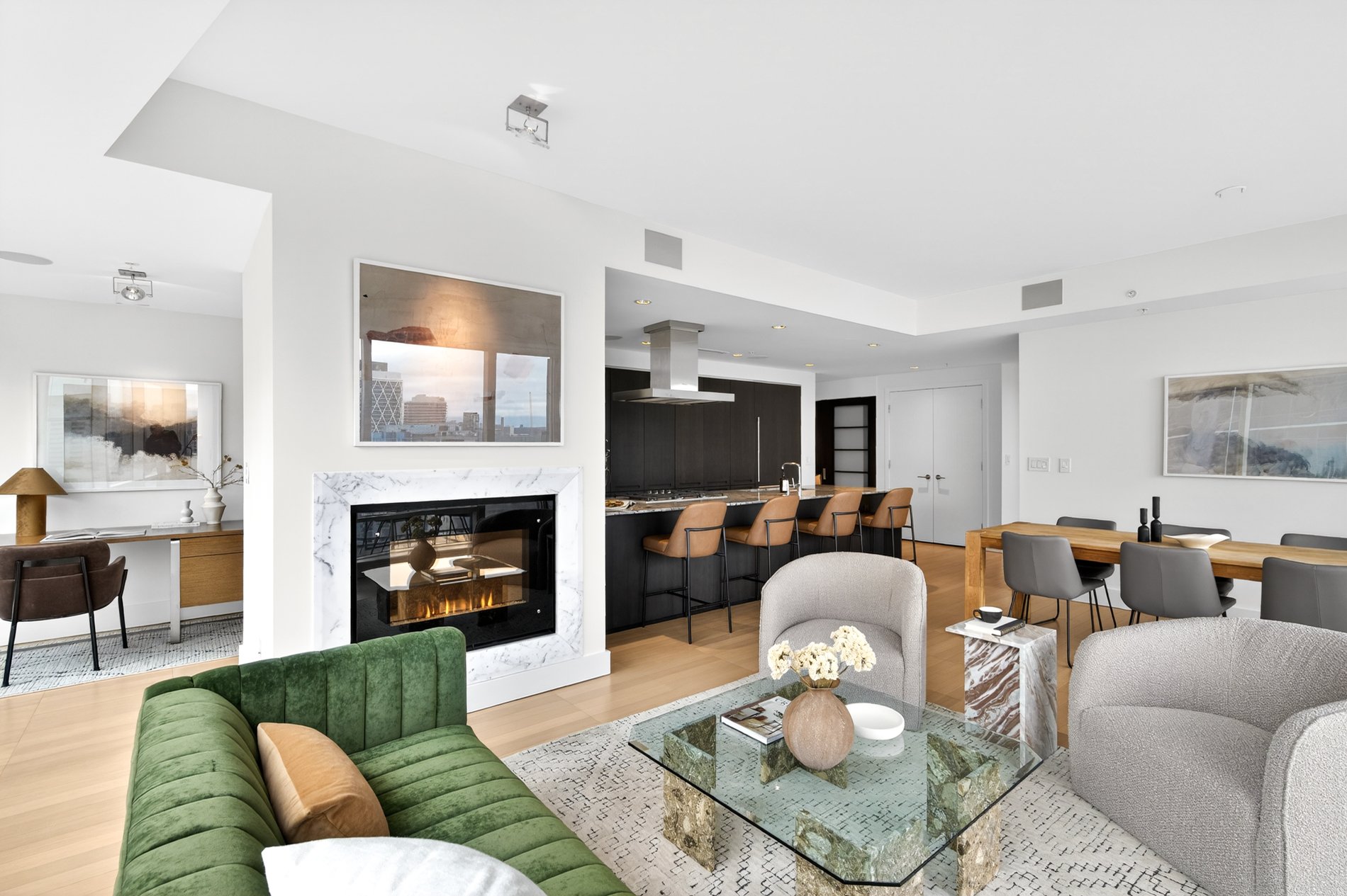 Suite 2806- 180 University Avenue