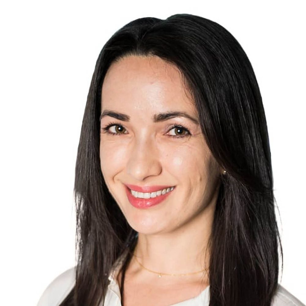 Irina Le Dallas, TX Real Estate Agent Headshot
