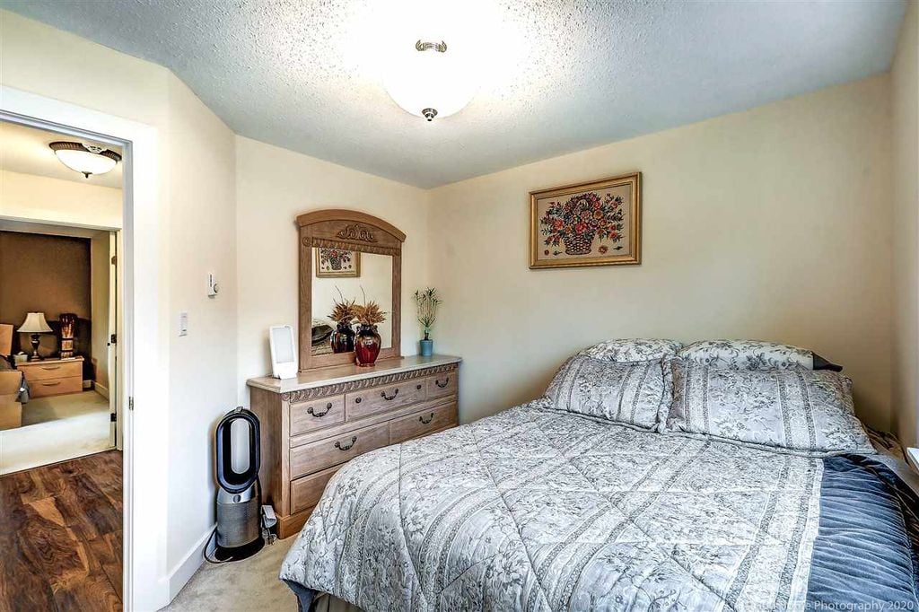 230 W 16th St, #4