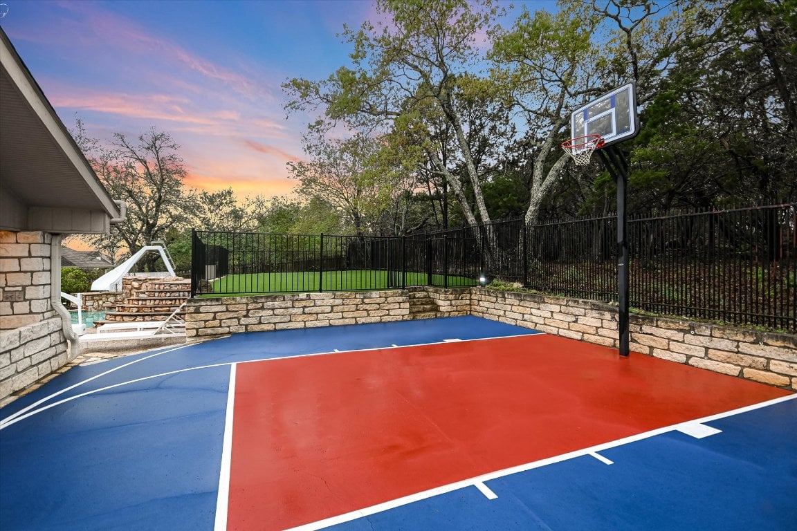 2112 Cliffs Edge Dr