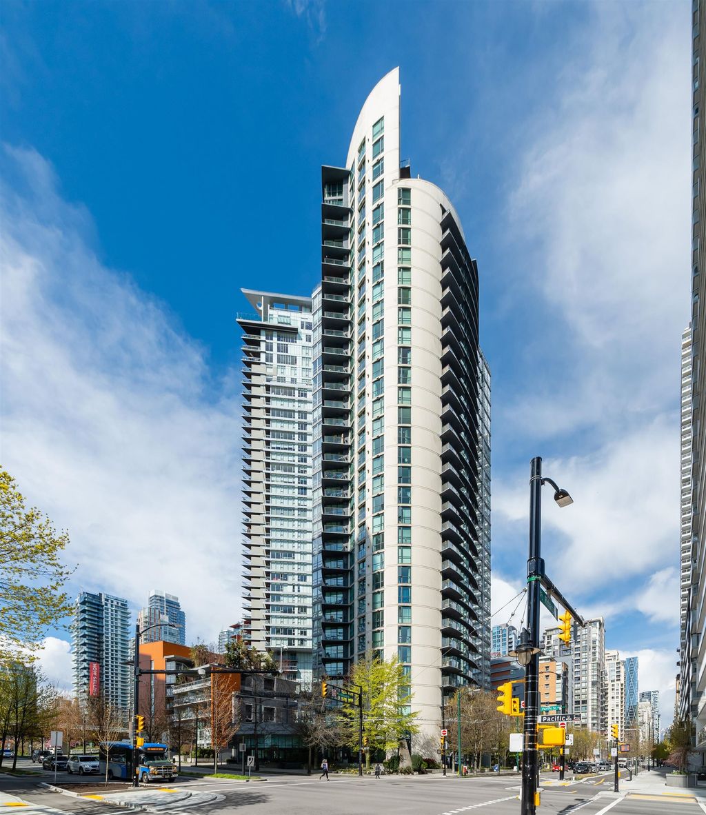 501 Pacific St, #402