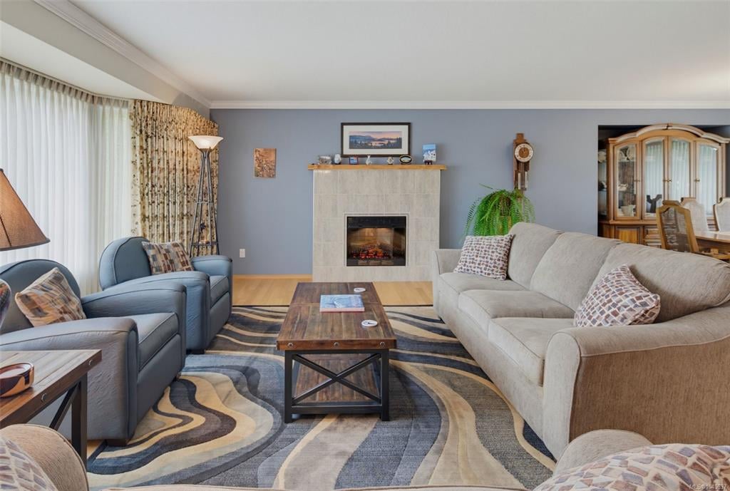 2056 Skyline Cres