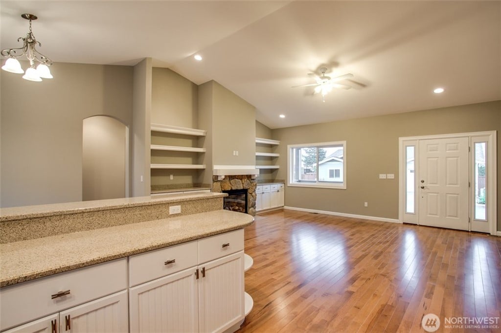 558 Village Dr