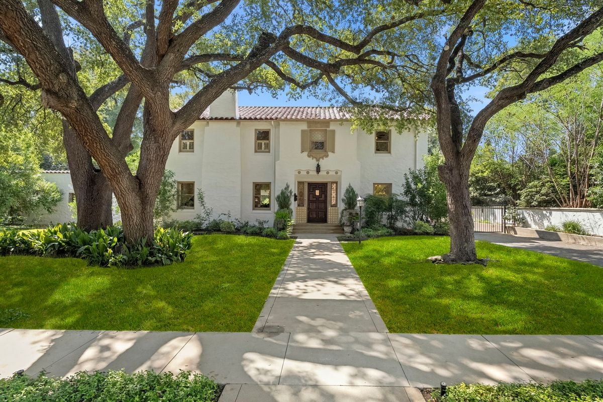 Historically Significant Spanish Revival in Monte Vista