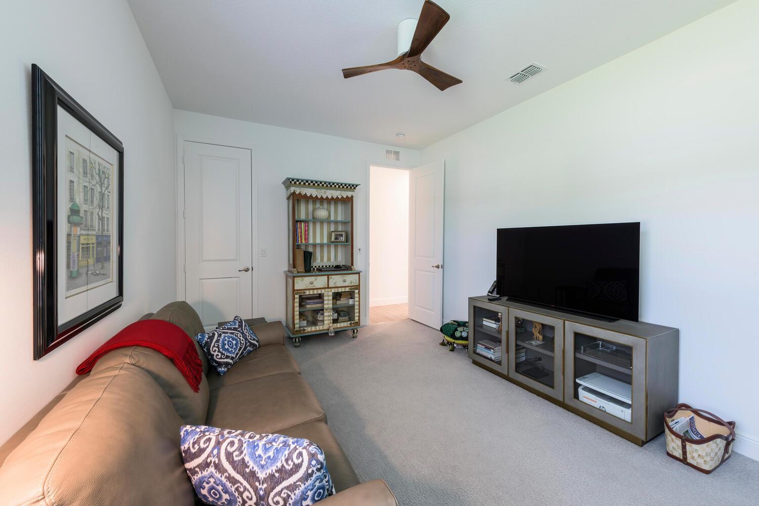 6358 Arcadia Square