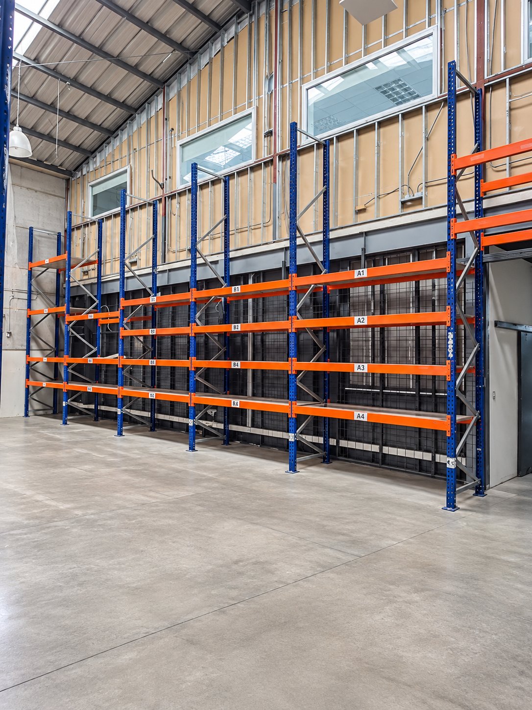 21577 - Office-Warehouse for sale with Tenant