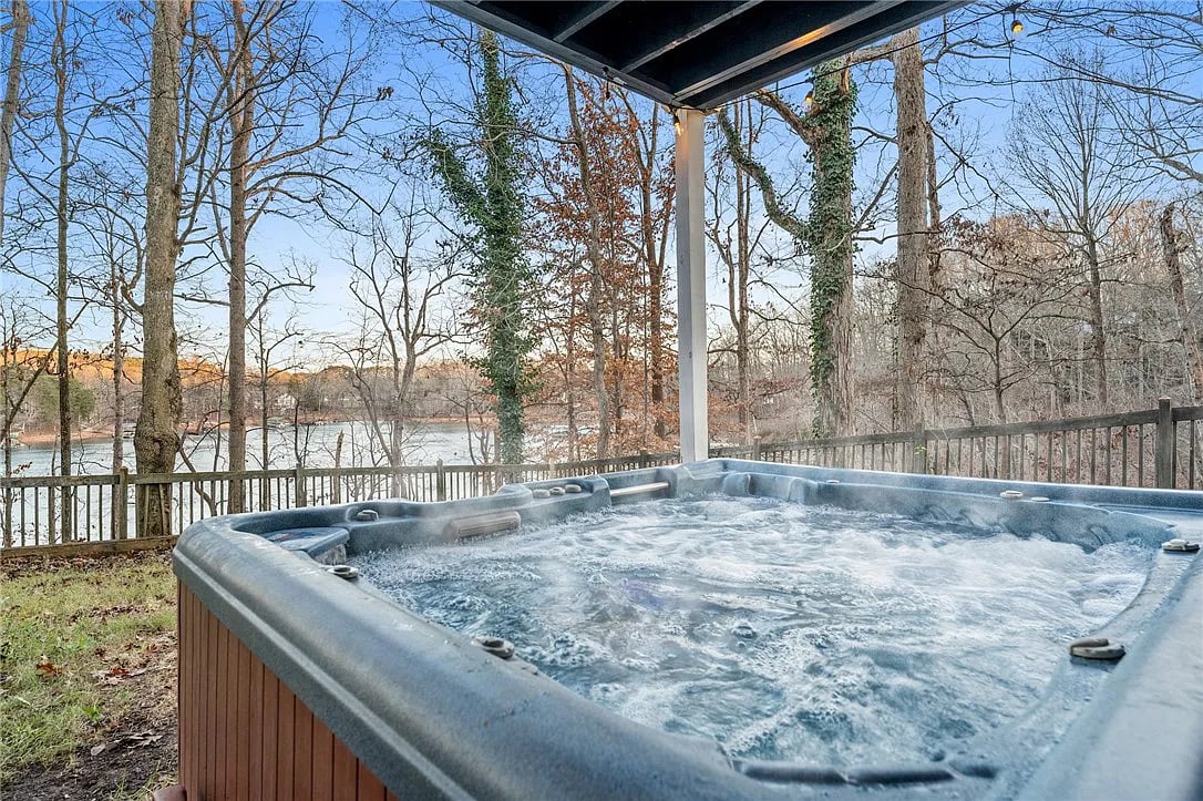 1104 Whitfield Point Rd