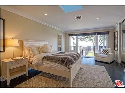 2007 Linda Flora Dr