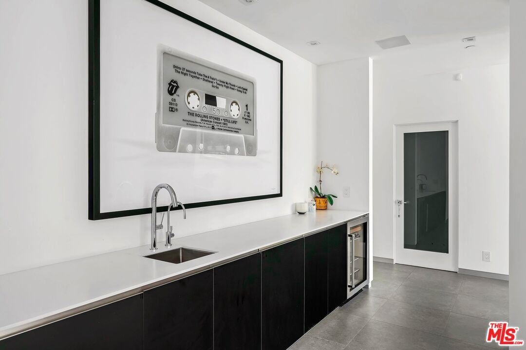 Nova Heights, Loma Vista Dr, 90210