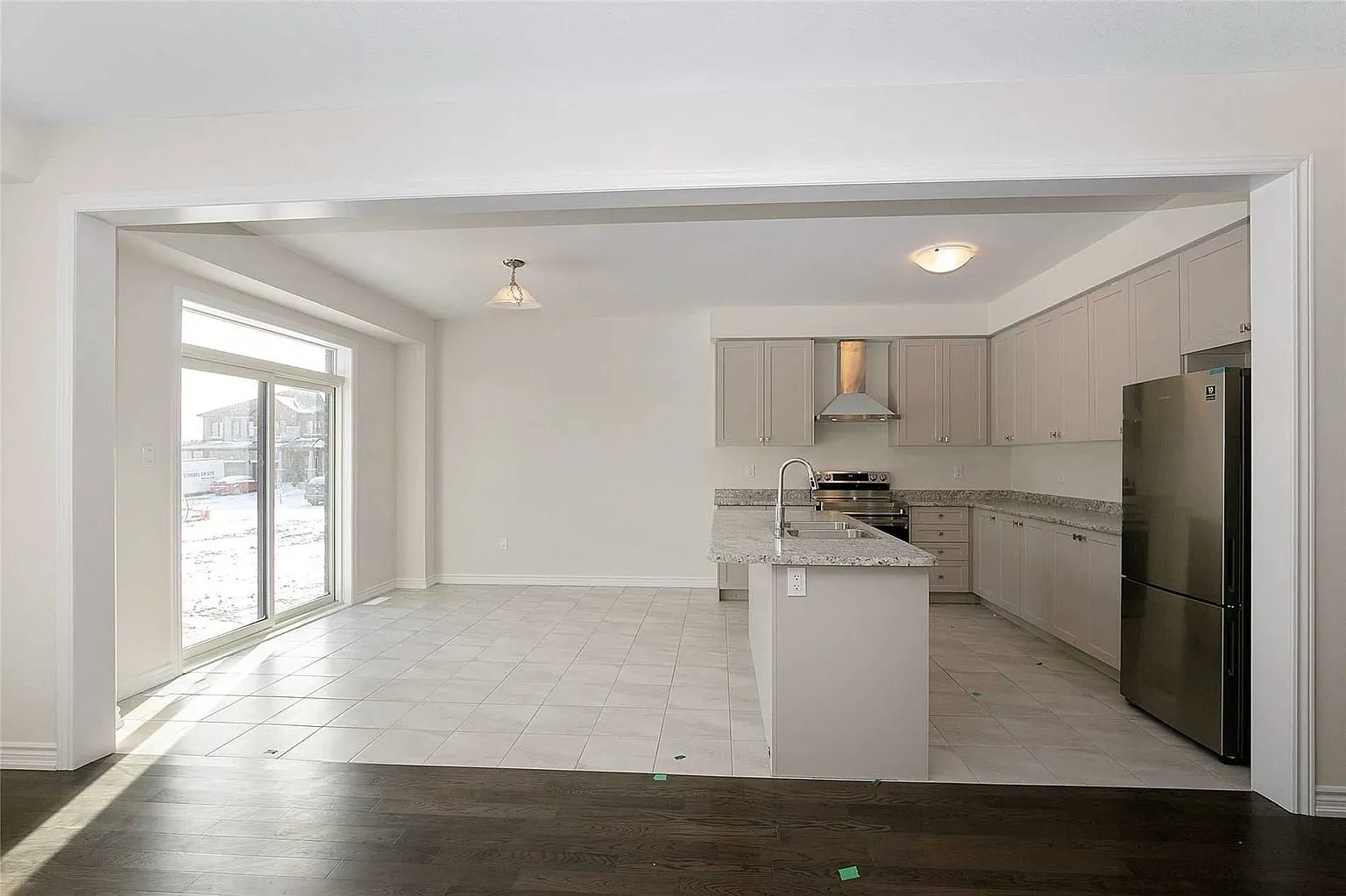 22 Charm Place N