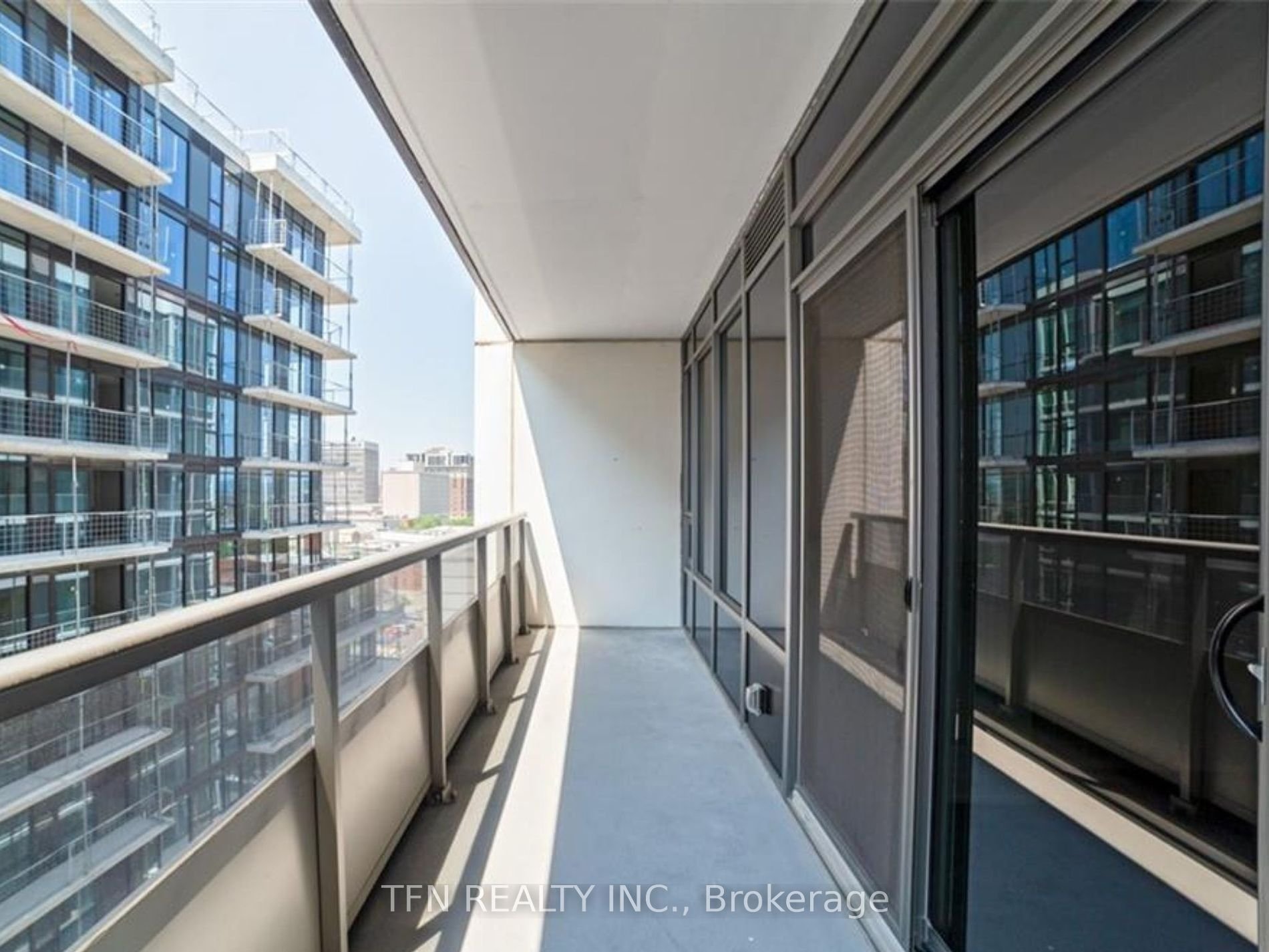 212 King William Street Unit: 910