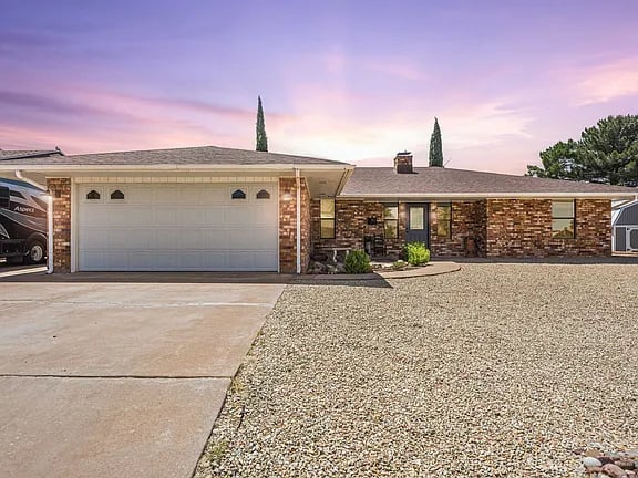 3004 Los Robles