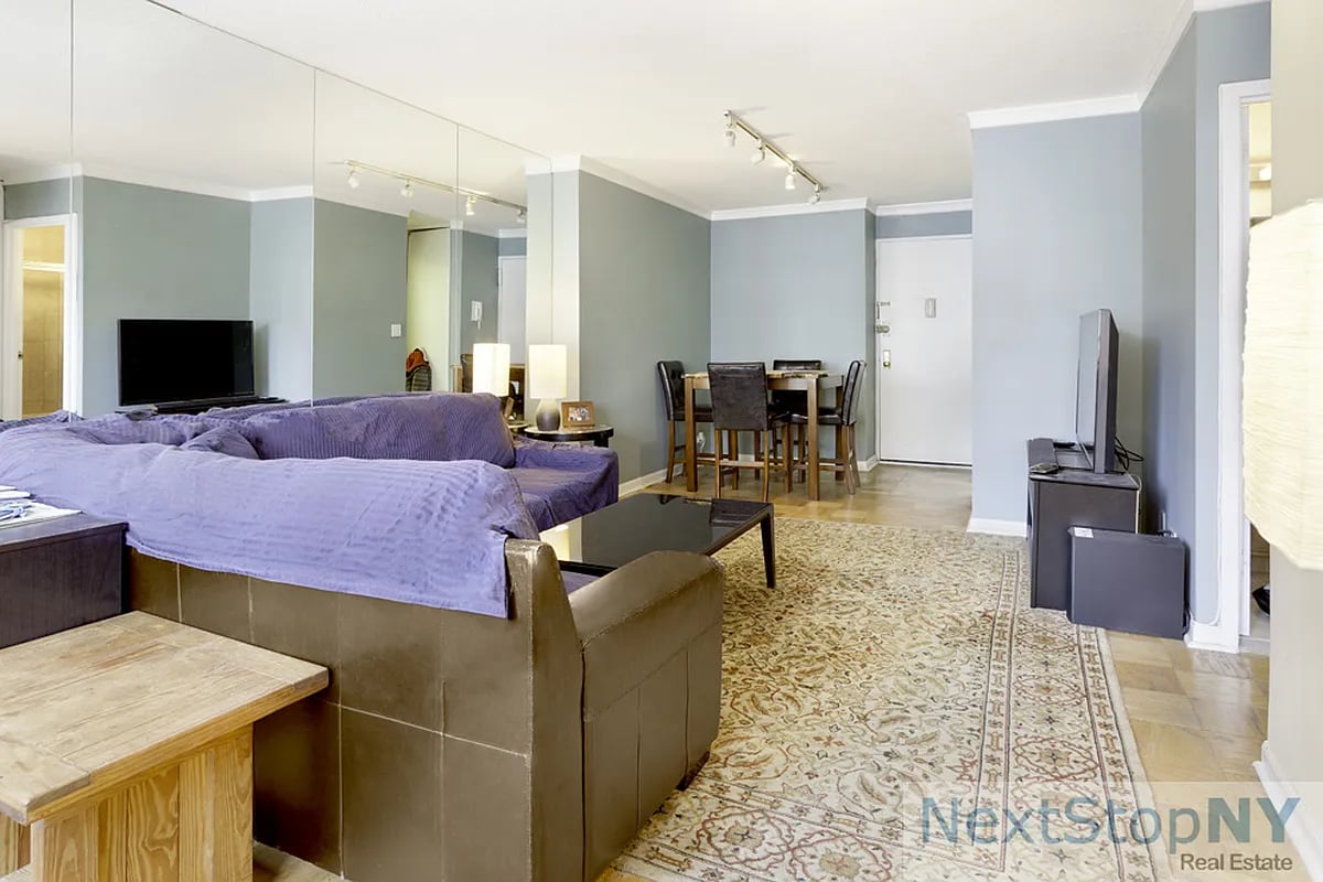 245 E 54th St, #26A