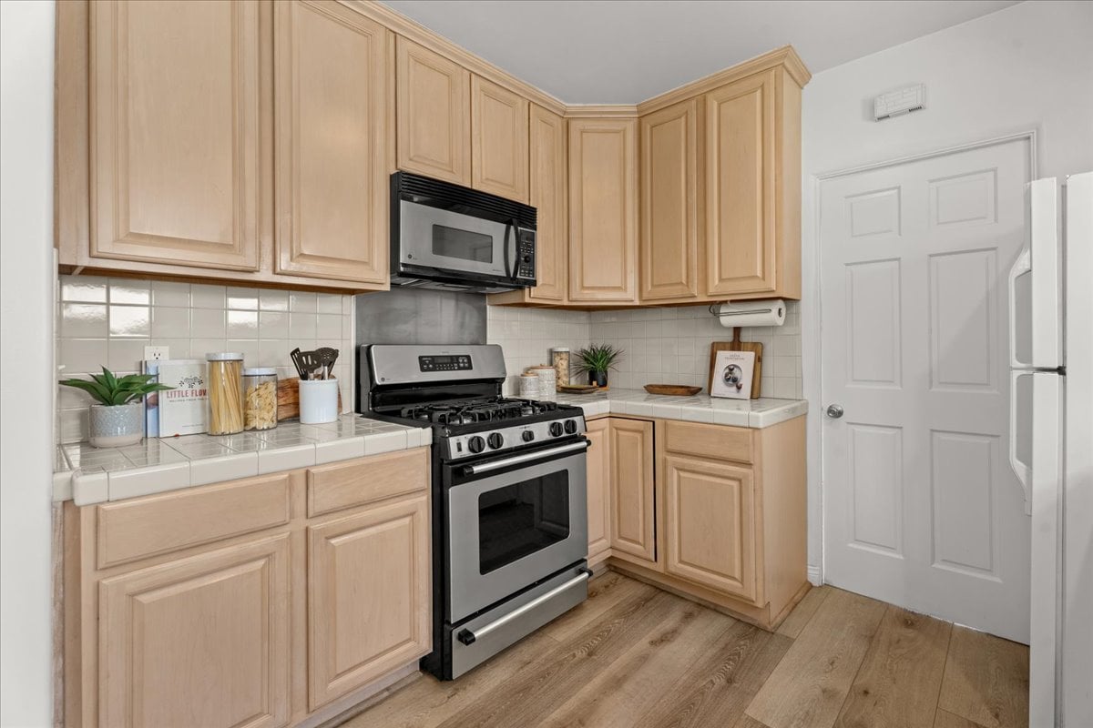 "Island living" in Studio City