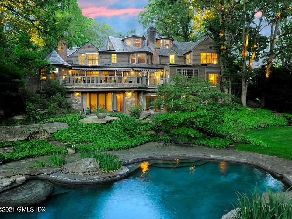 297 Round Hill Rd