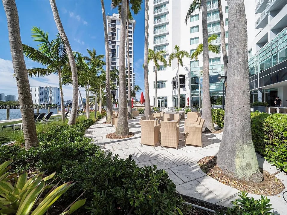 2670 E Sunrise Blvd #615