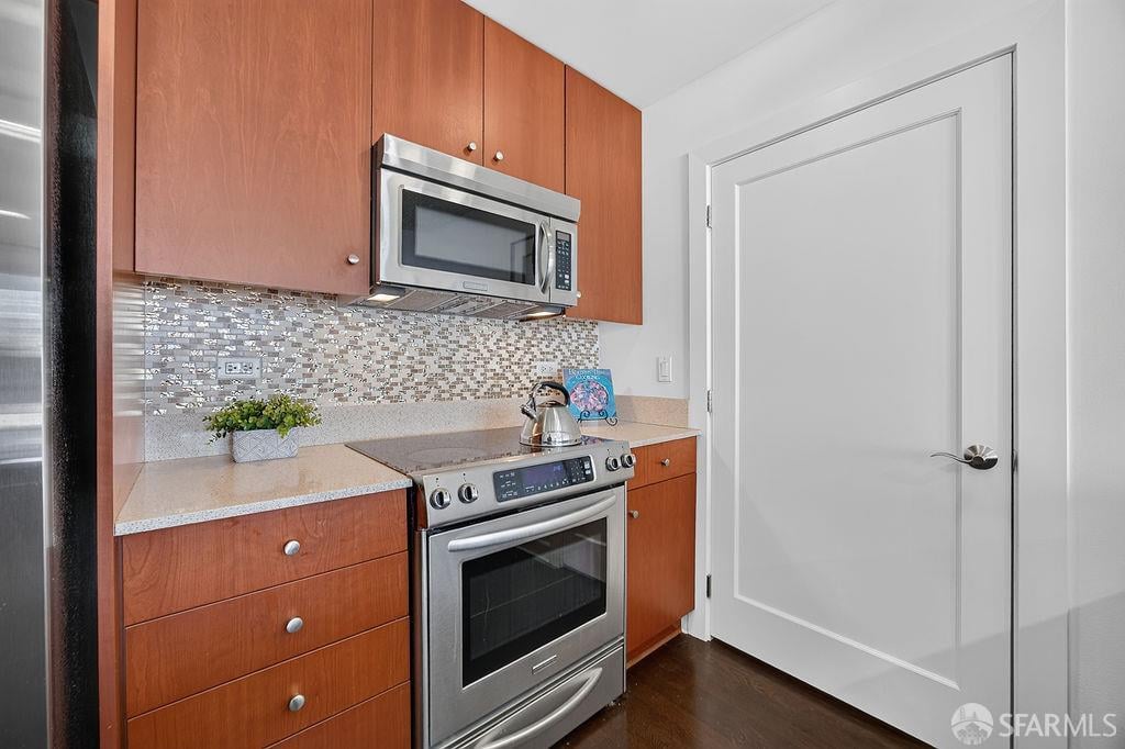585 9th Street #551