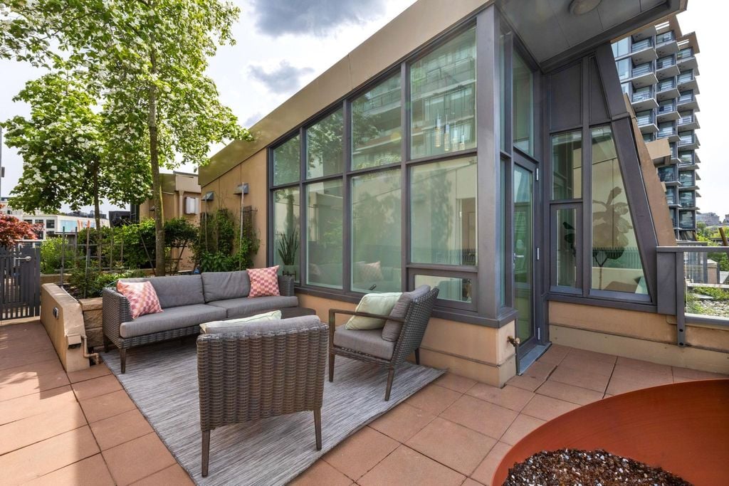 288 W 1st Ave, #311