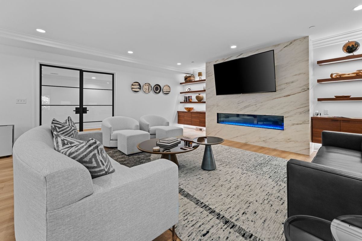 Built in 2013, This Home has it All ~ Under Contract on First Day