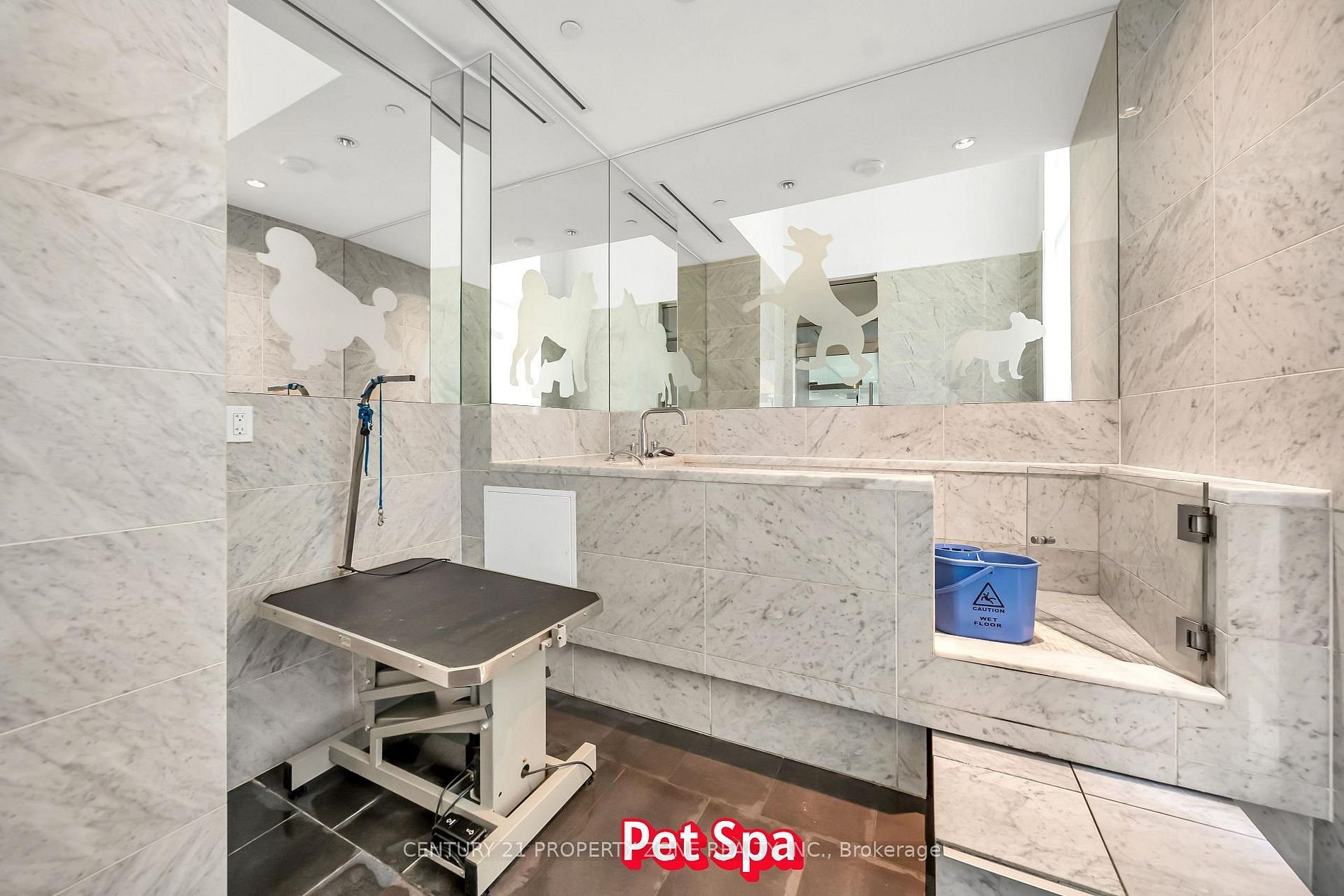 PERFECT SUITE FOR PENTHOUSE LIVING