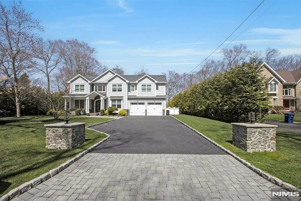 526 Brook Ave